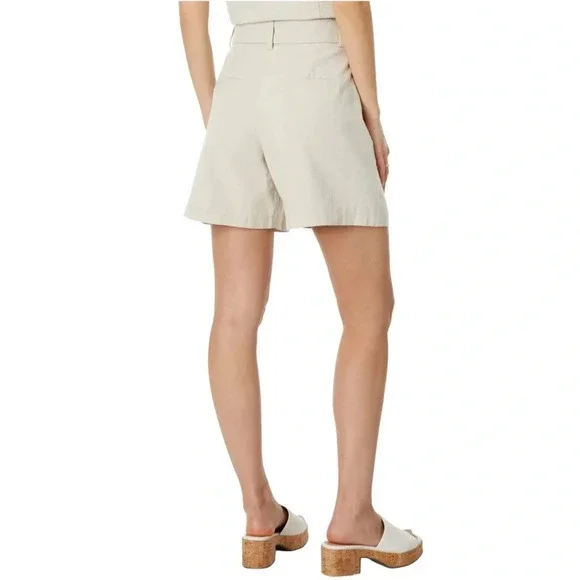 Blank NYC Linen Blend Shorts in Color Bleached Sand - Picture 4 of 4